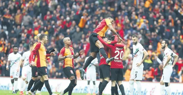 Galatasaray, Denizlispor engelini 2 golle aştı