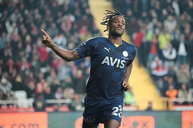 Michy Batshuayi atıyor Fenerbahçe kazanıyor! Pelerini giydi uçuşa geçti