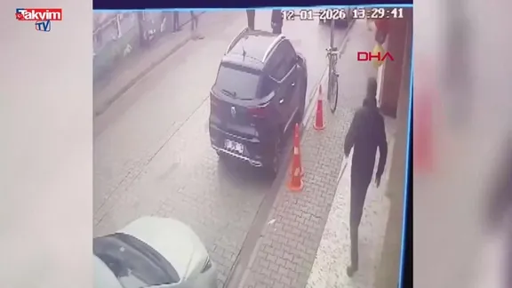 Adana’da öğretmene silahlı saldırı ve darp anı kamerada