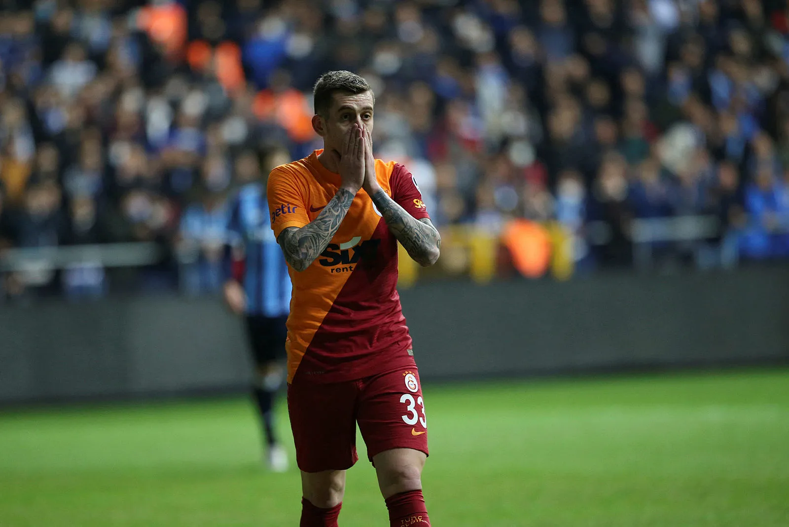 Galatasaray'da büyük temizlik! O isimlerle yollar ayrılıyor - 18