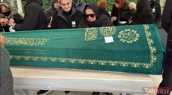 Fatih Ürek son yolculuğuna uğurlanıyor: Sevenleri tabutunun başında gözyaşlarına boğuldu - 3