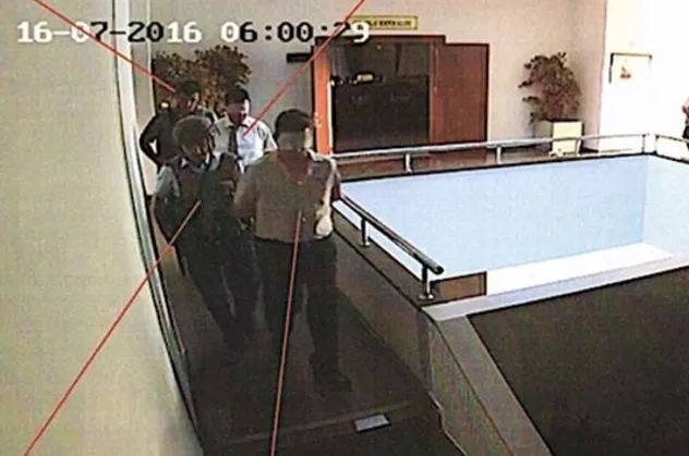 Tuğgeneral Turan'ın darbeciler tarafından alıkonulma görüntüleri ortaya çıktı