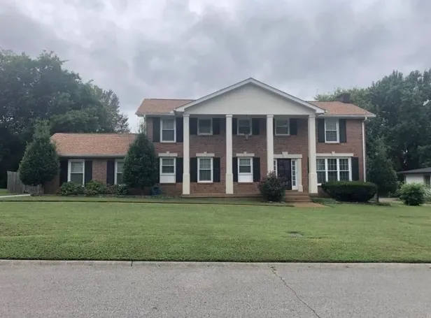 Popüler emlak sitesinde uygunsuz fotoğraf skandalı! Cinsel ilişki görüntülerini yükledi-2