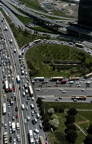 Son dakika: Tam kapanmaya saatler kala İstanbul'da trafik kilit! Yoğunluk yüzde 65!