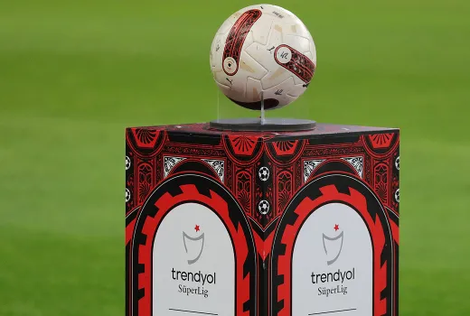 Süper Lig ekibinde sürpriz ayrılık!