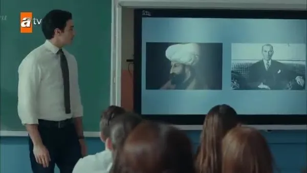 akincida-geceye-damga-vuran-fatih-sultan-mehmet-ve-ataturk-sahnesi-izleyiciden-tam-not-aldi-1609528875445.jpeg