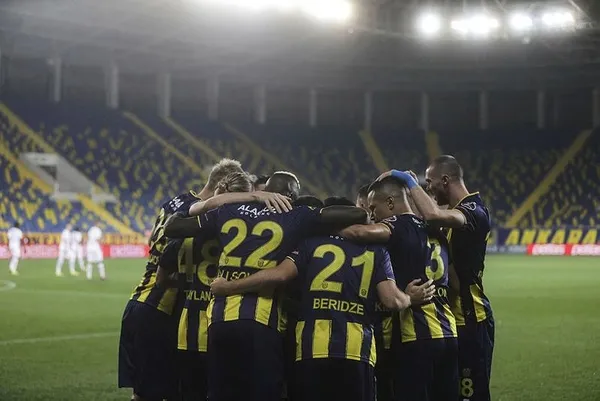 son-dakika-ankaragucu-sonunda-galip-sivassporu-yendiler-1663528423208.jpeg