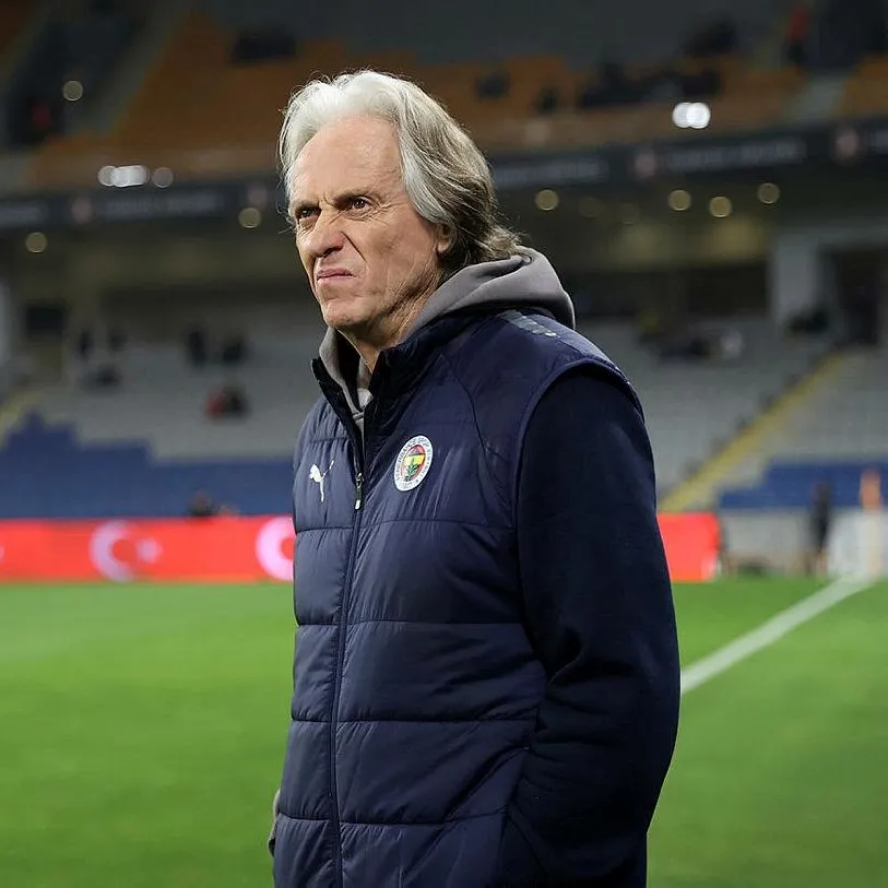 Fenerbahçe’de Jorge Jesus iki ismi sildi!