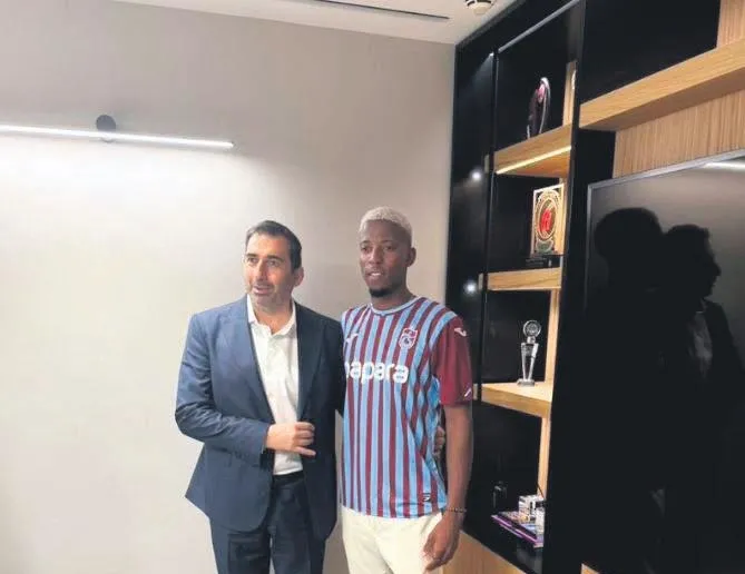 Banza resmi imzayı attı