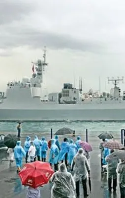 Çin savaş gemileri Boğaz'da