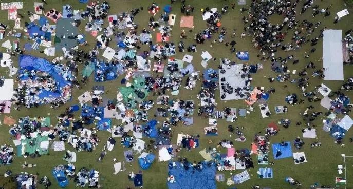 Dünya gençliği vahşete karşı ayakta!..