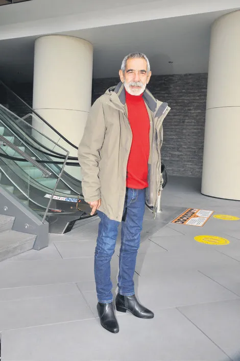 es-dolabindan-kombin-ido-tatlisesin-esi-yasemin-sefkatlinin-sade-tarziyla-dikkat-cekti-1634850871620.jpg Eş dolabından kombin! İdo Tatlıses'in eşi Yasemin Şefkatli'nin sade tarzıyla dikkat çekti-4