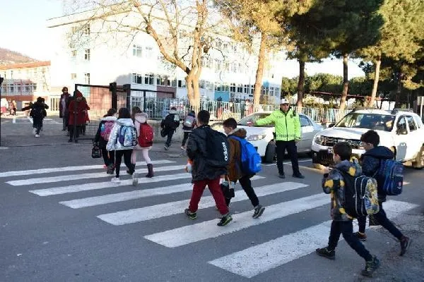 İçişleri Bakanlığı eş zamanlı denetimi açıkladı: 909 aranan şahıs yakalandı 15 kayıp çocuk bulundu-4