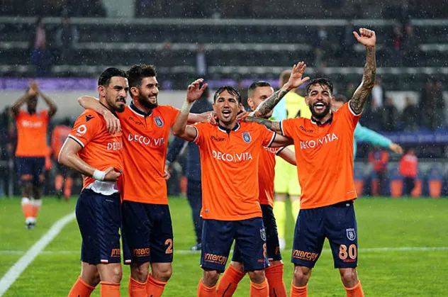 Galatasaray maçı öncesi Başakşehir'de Emre Belözoğlu şoku