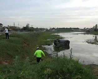 Başakşehir’de hafif ticari araç gölete uçtu!