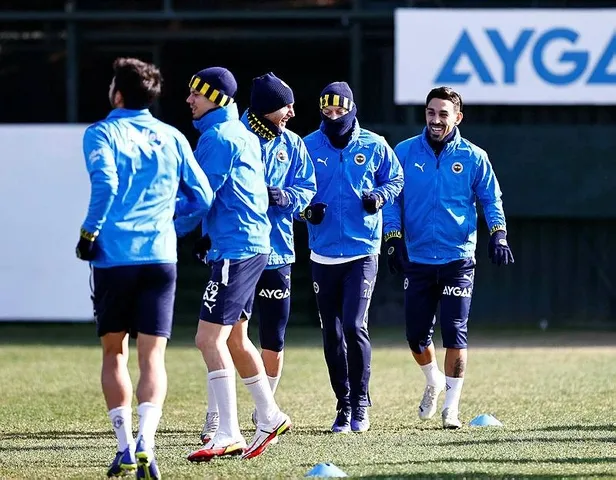 galatasarayin-yeni-hocasi-torrentin-plani-belli-oldu-buyuk-degisim-yok-ufak-dokunus-var-1642192399035.jpeg Galatasaray'ın yeni hocası Torrent'in planı belli oldu! Büyük değişim yok ufak dokunuş var-7