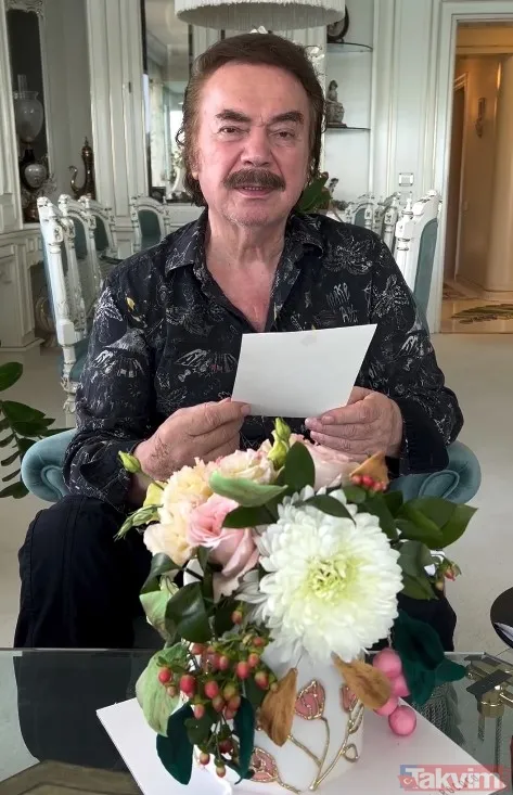 İşte O Video! Orhan Gencebay Doğum Günü Olan Eşi Sevim Emre'ye "Seni Çok Seviyorum Bestelerimin En Büyük İlhamkarı..." Sözleri Hediye Ettiği Video Çekti.