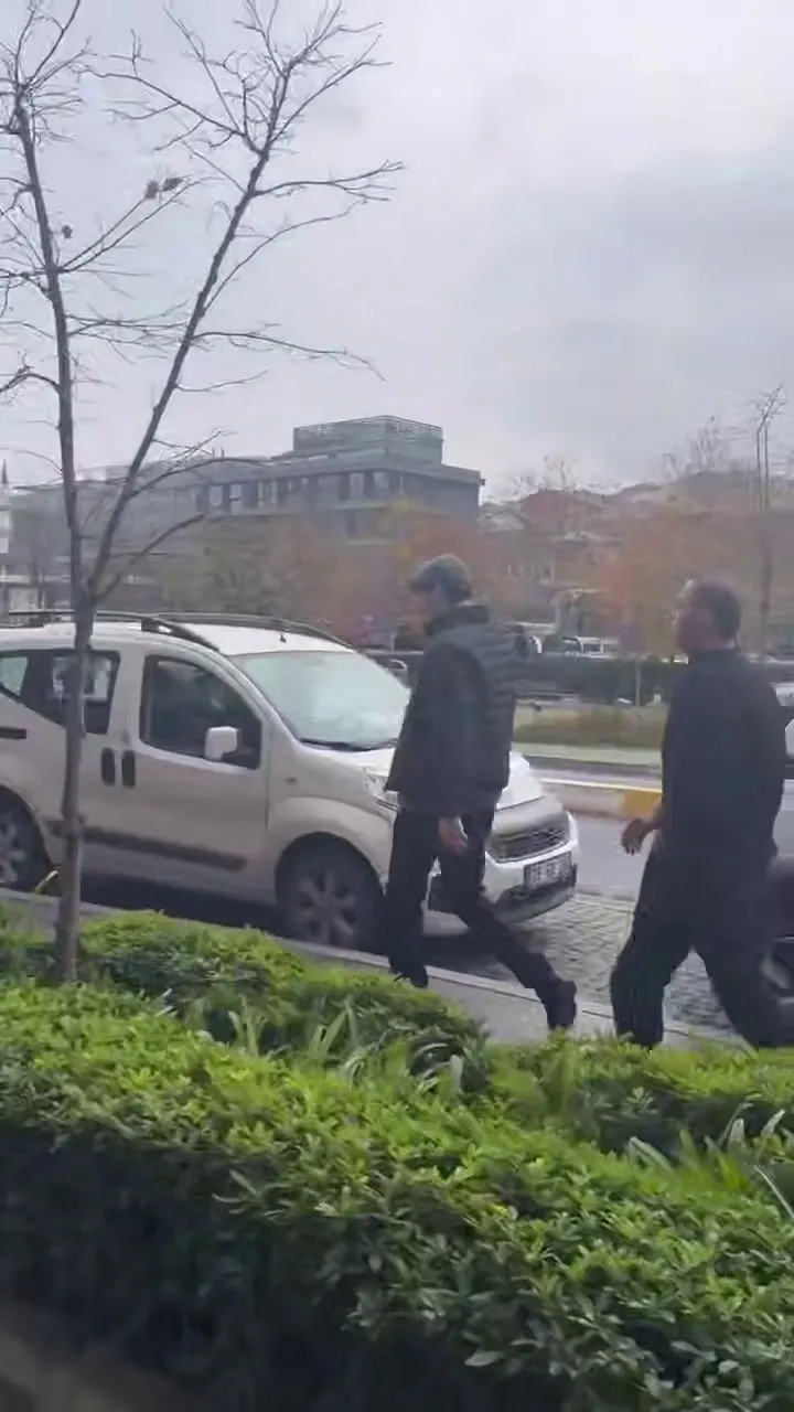 onlar-yalana-doymaz-baris-terkoglu-gozaltina-alindi-kutuphanedeki-savci-iddiasi-asilsiz-cikti-1766670376014.jpeg Barış Terkoğlu'nun ʺKütüphane'deki savcıʺ iddiası asılsız çıktı