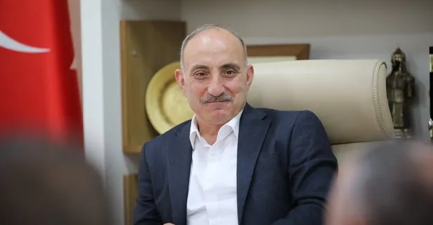 Sakarya’dan acı haber! Makamında kalp krizi geçiren Erenler Belediye Başkanı Fevzi Kılıç yaşamını yitirdi