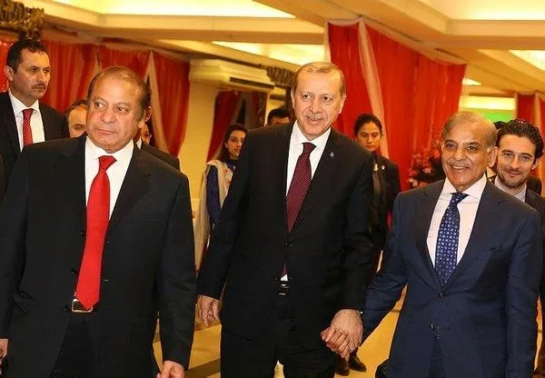 Son dakika: Pakistan'da muhalefet bloğunun adayı Şahbaz Şerif meclisteki oylamada başbakanlığa seçildi-6