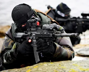 PKK’nın üst düzey yöneticilerine operasyon!