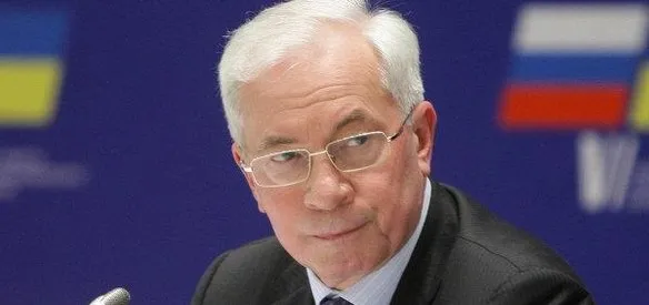 Ukrayna Başbakanı Mikola Azarov, ülkedeki krizin barışçıl yollarla çözümü için istifa ettiğini açıkladı. Parlamento, 16 Ocak'ta kabul edilen ve demokratik olmadığı gerekçesiyle meydanlardaki protestoların artmasına yol açan 11 yasayı iptal etti