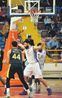 Olaylı maçta Fener güldü