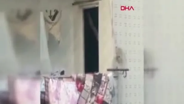 Küçükçekmece'de kan donduran görüntü! Acımasız baba çocuğunu tavana asarak dövdü