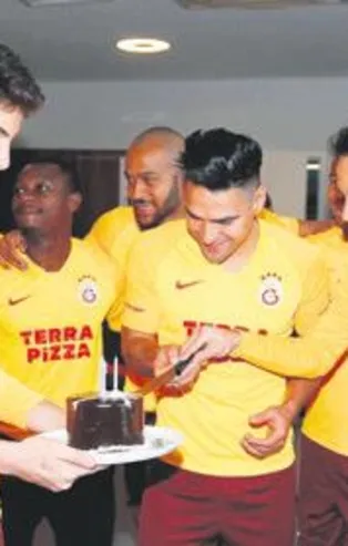 Aslan’da doğum günü partisi