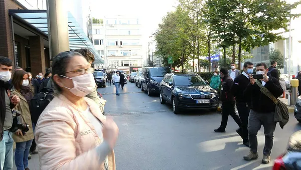 amerikan-hastanesinden-taburcu-olan-ekrem-imamogluna-nisantasi-sakinleri-tepki-gosterdi-1604423078482.jpg Amerikan Hastanesi’nden taburcu olan CHP'li Ekrem İmamoğlu'na Nişantaşı sakinleri tepki gösterdi-9