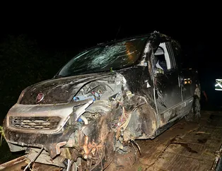 Hafif ticari araç takla attı: 2 yaralı