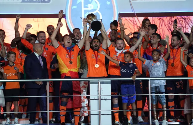 son-dakika-super-lig-kume-dusme-kalkti-mi-2020-2021-sezonu-super-ligde-kac-takim-olacak-1596036682708.jpg