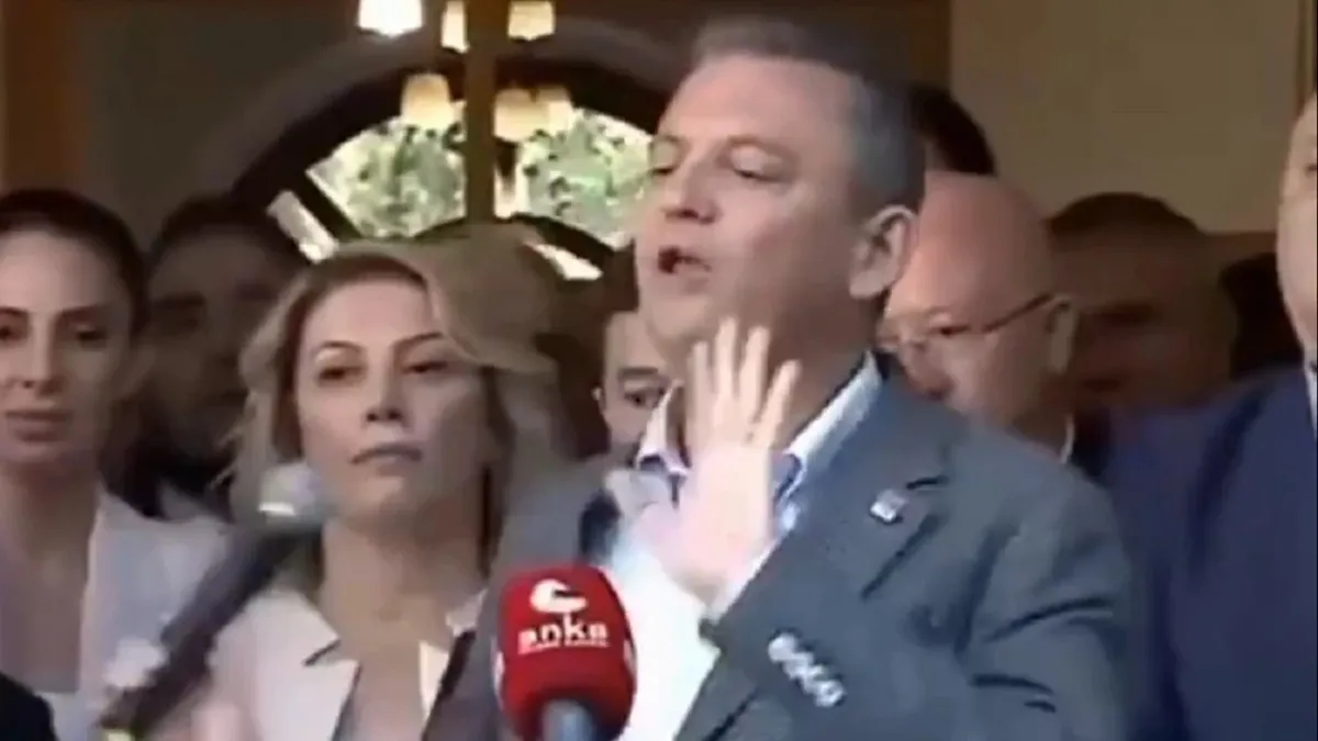 ozgur-ozelden-vatandasa-azar-lanet-olsun-1787986404257.jpeg Özgür Özel İzmit’te vatandaşı azarladı: Lanet olsun-5