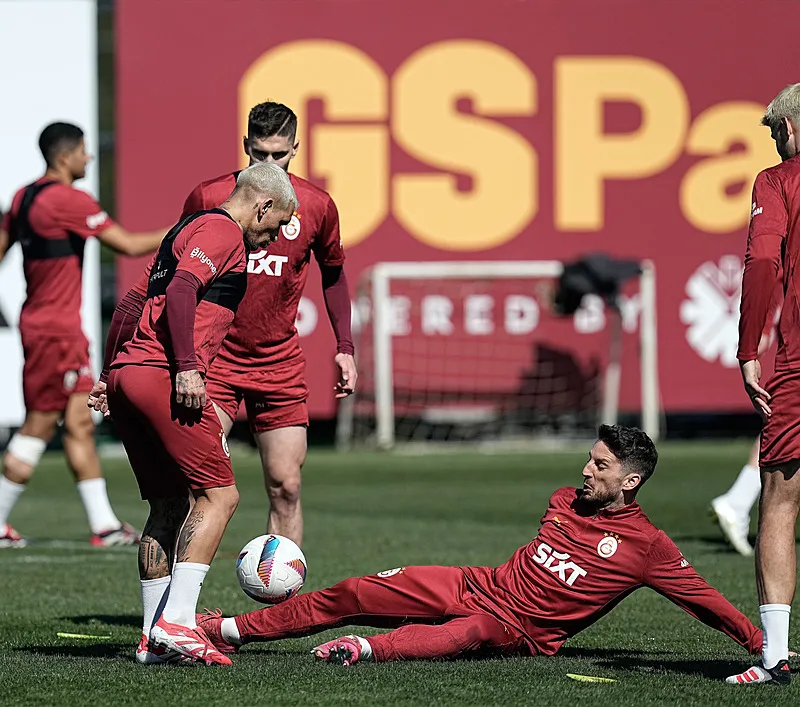 Galatasaray'da ayrılık zamanı! Ünlü teknik direktör o yıldızı istedi - 15