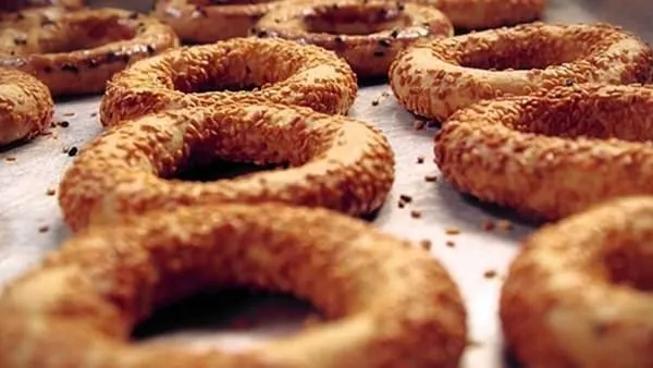 Kandil simidi nasıl yapılır? İşte ağızda dağılan kandil simidi tarifi malzemeleri...-1