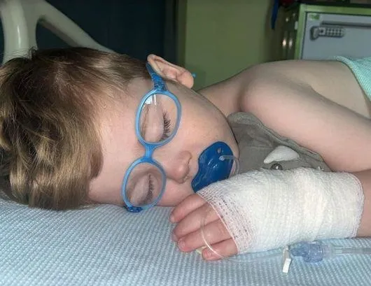 3 yaşında Kinder Sürpriz kurbanı oldu!