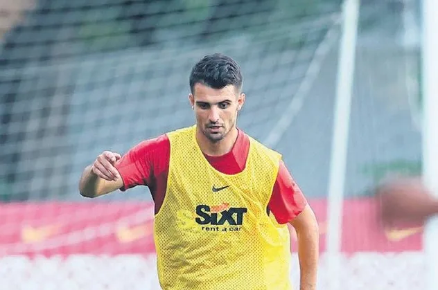 Okan Buruk'tan sol beke süpriz hamle! | Spor haberleri
