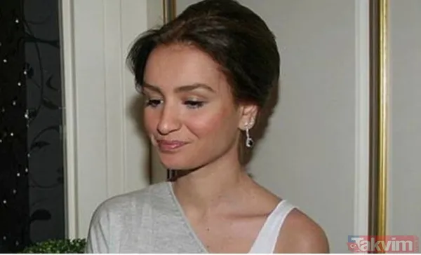 Ailesiyle Gözlerden Uzak Bir Hayat Sürdüren Zübeyde Melek, Sosyal Medya Hesabında Yaptığı Son Paylaşımla Tüm Dikkatleri Üzerine Topladı.