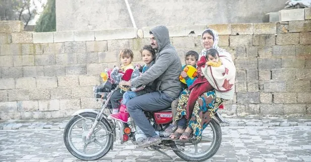 Şanlıurfa Ceylanpınar’da şaşkınlık veren kare! İki kişilik motora 6 kişi bindiler