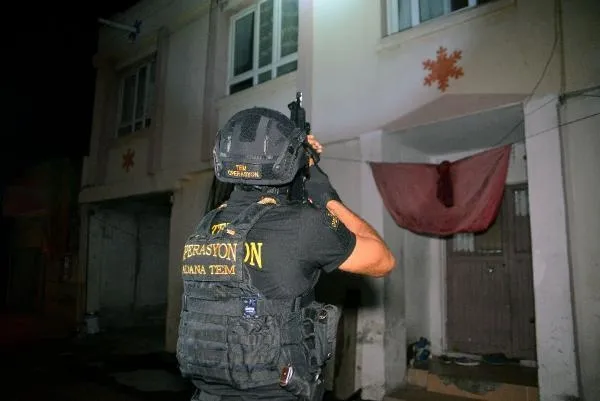 Adana'da DEAŞ'a şafak baskını: 7 gözaltı-3