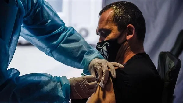 son-dakika-turkiyede-toplam-uygulanan-asi-miktari-110-milyon-dozu-gecti-1633157148684.jpg Son dakika! Türkiye'de toplam uygulanan aşı miktarı 110 milyon dozu geçti-7