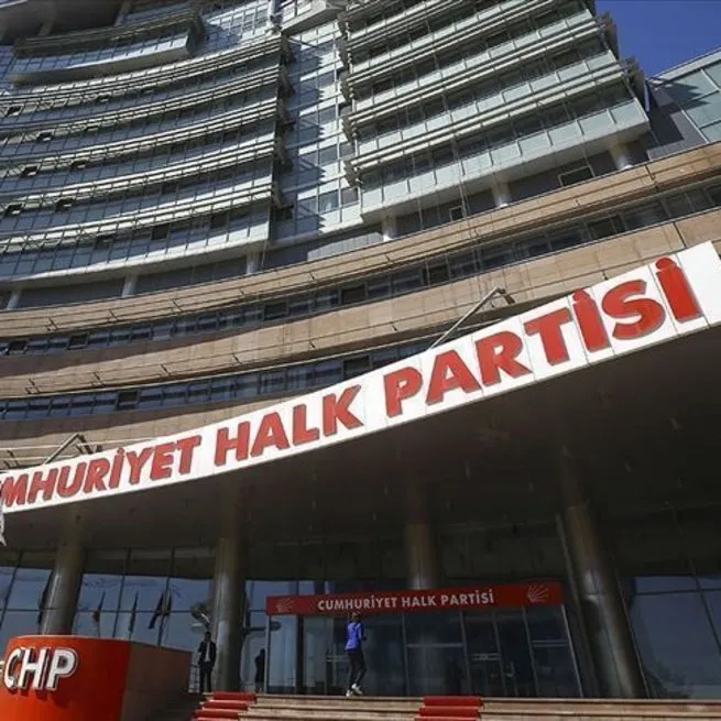 İşte CHP Genel Merkezinde yaşanan liste krizinin perde arkası! Yumruklaşma, ertelenen toplantılar, çarpılan kapılar...