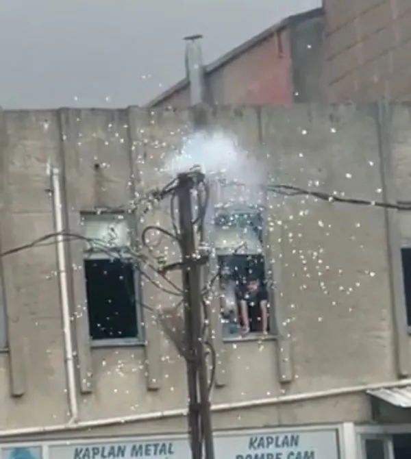 1660215852124.jpg Ümraniye'de mahalleyi sokağa döken patlamalar! Büyük panik yaşandı-2