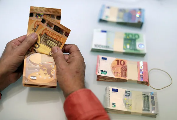 son-dakika-merkez-bankasindan-dolar-ve-euro-kuruna-dogrudan-mudahale-1639134476988.jpg