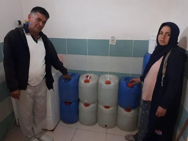 Ankara'da barajın yanında susuzluk çilesi: Su bidonu taşımaktan hepsi fıtık oldu!-2