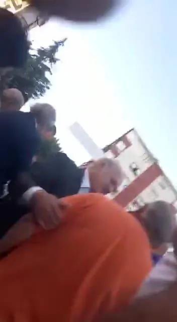 CHP'li Kadıköy Belediyesi'nde skandal! Başkan yardımcısı vatandaşı tekmeledi-3