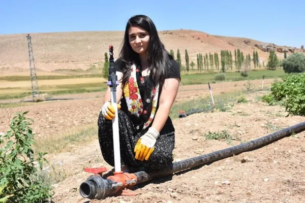 devlet-desteginden-faydalandi-universite-ogrencisi-kdvsiz-ekipmanla-ailesine-destek-oldu-1629290710608.jpg Devlet desteğinden faydalandı! Üniversite öğrencisi KDV'siz ekipmanla ailesine destek oldu-7