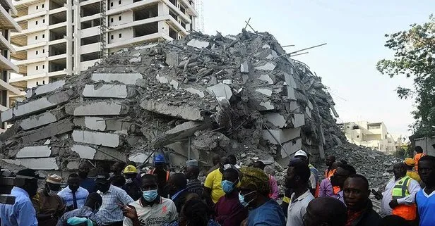 Nijerya’da 21 katlı bina çöktü! Enkaz altında kalanlar var...