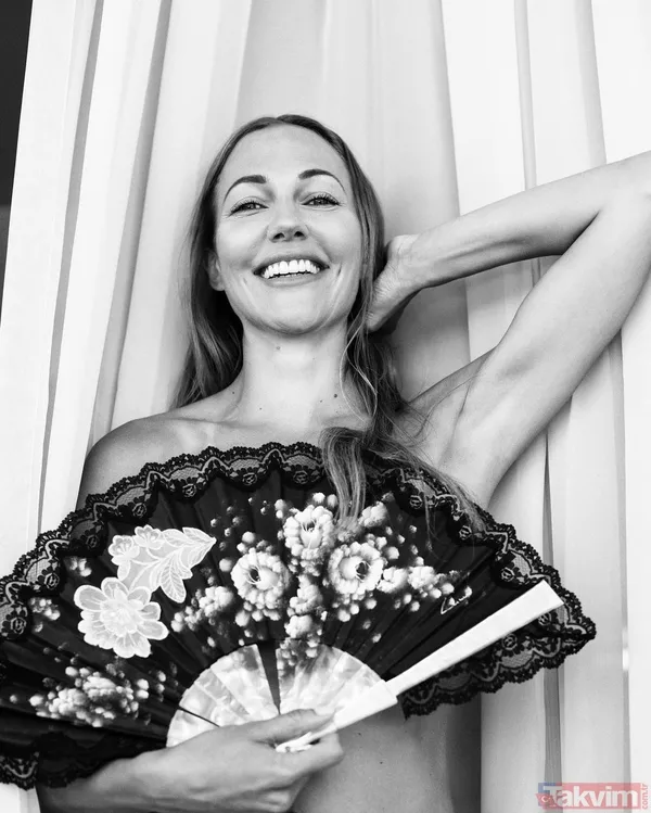 Meryem Uzerli üstsüz paylaşım! Sütyensiz pozlarını yayınlayan Meryem sosyal medyayı ikiye böldü! Yelpaze detayı dikkat çekti - 10