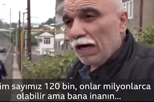 Ekran karşısında esip gürleyen Ermeni'nin topukladığı anlar!